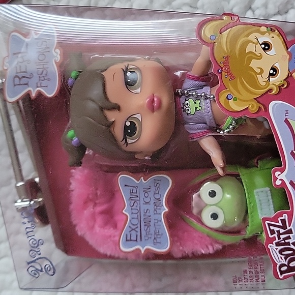 NWT BRATZ BABYZ YASMIN & PRETTY PRINCESS Doll Fashions & Flocked Pet Frog - Picture 5 of 11